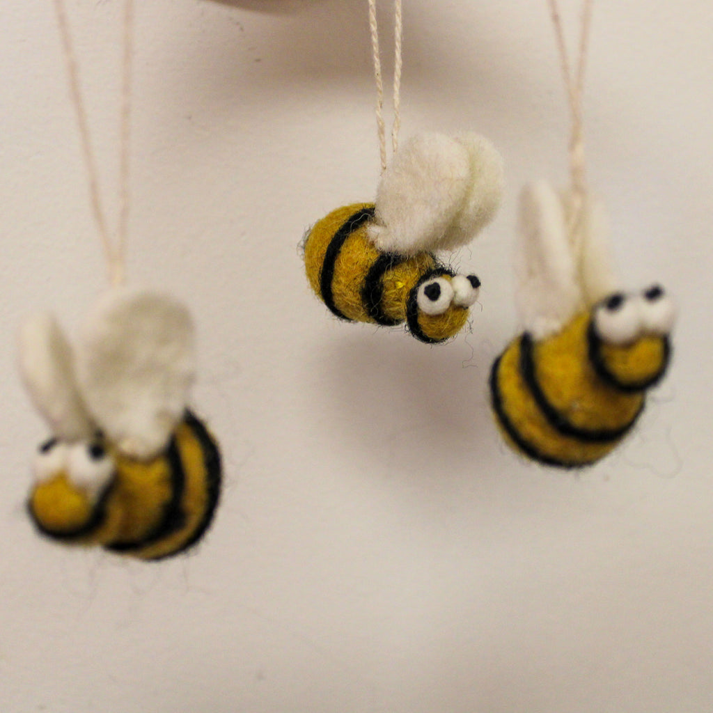 En Gry & Sif Bee Ornament Collection