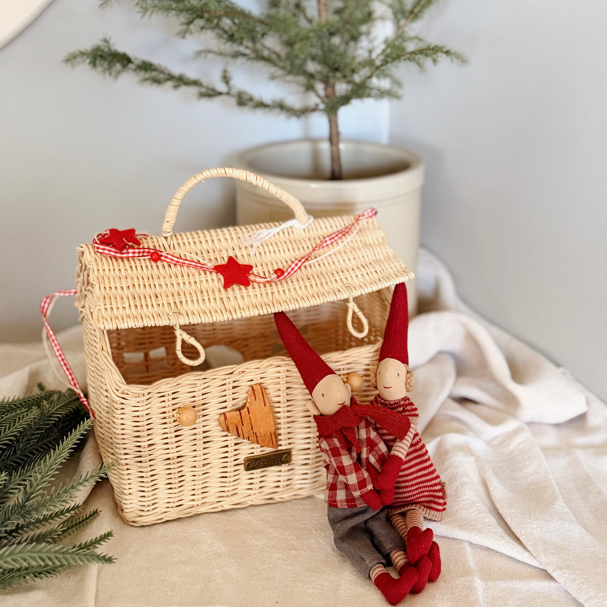 MAGICAL Holiday House with Maileg Pixys