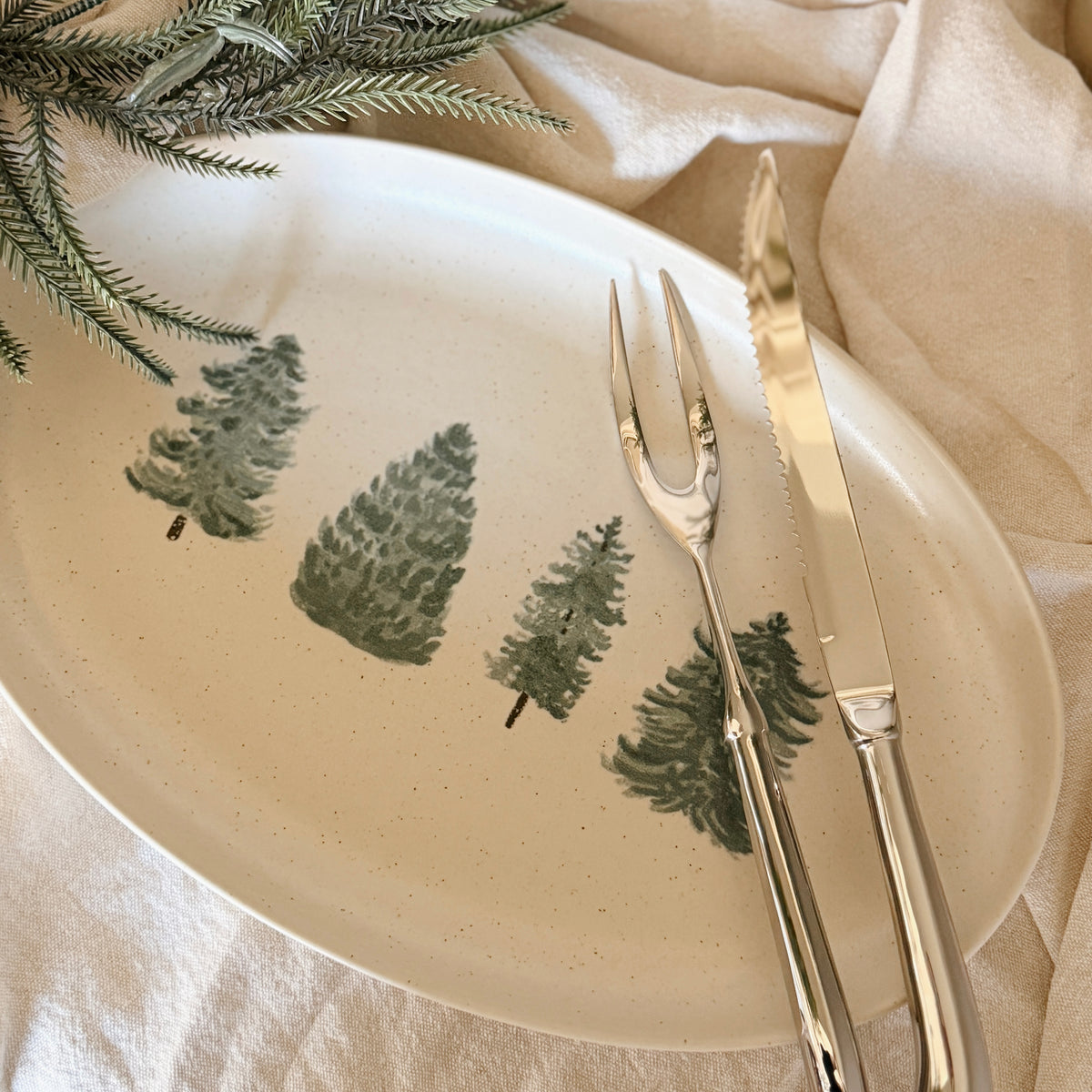 Costa Nova Holiday Platter with a S/S Carving Set