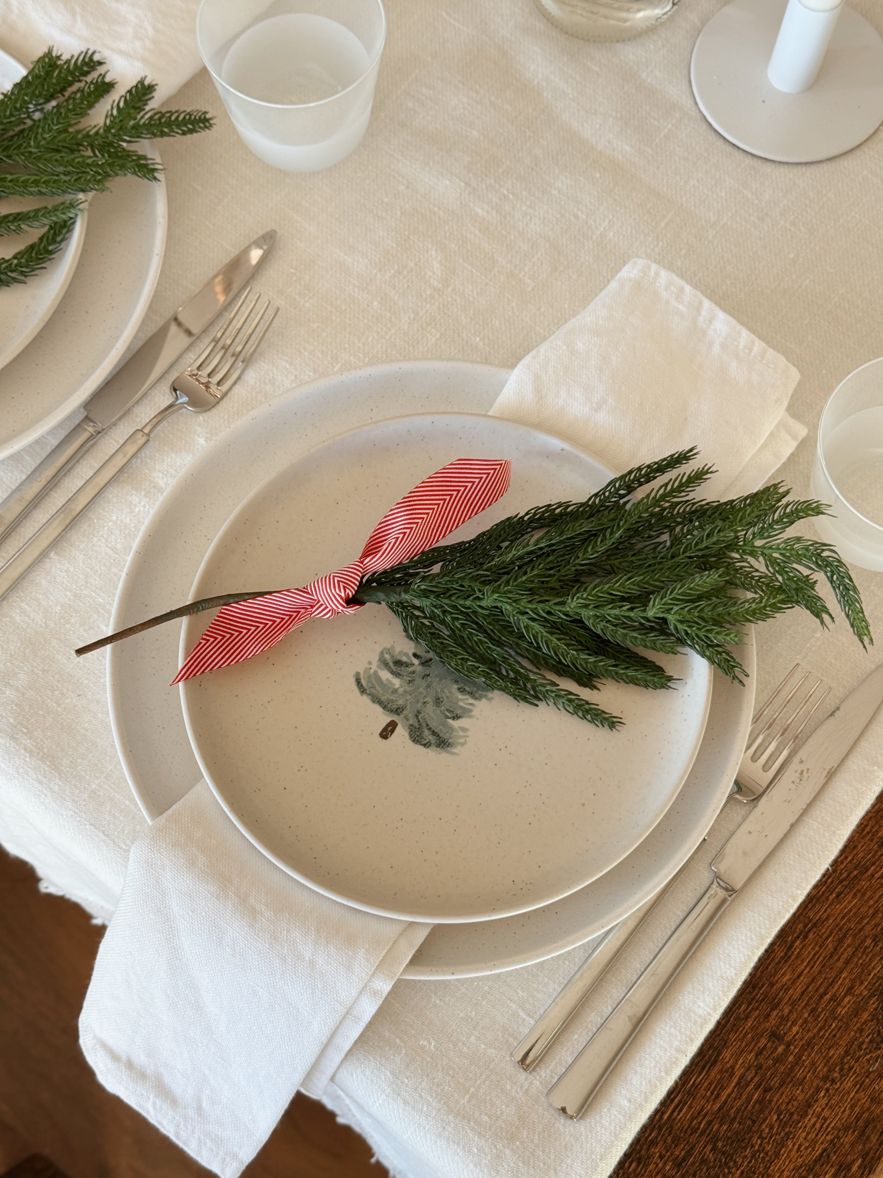 Costa Nova  Holiday Motif Salad plate set