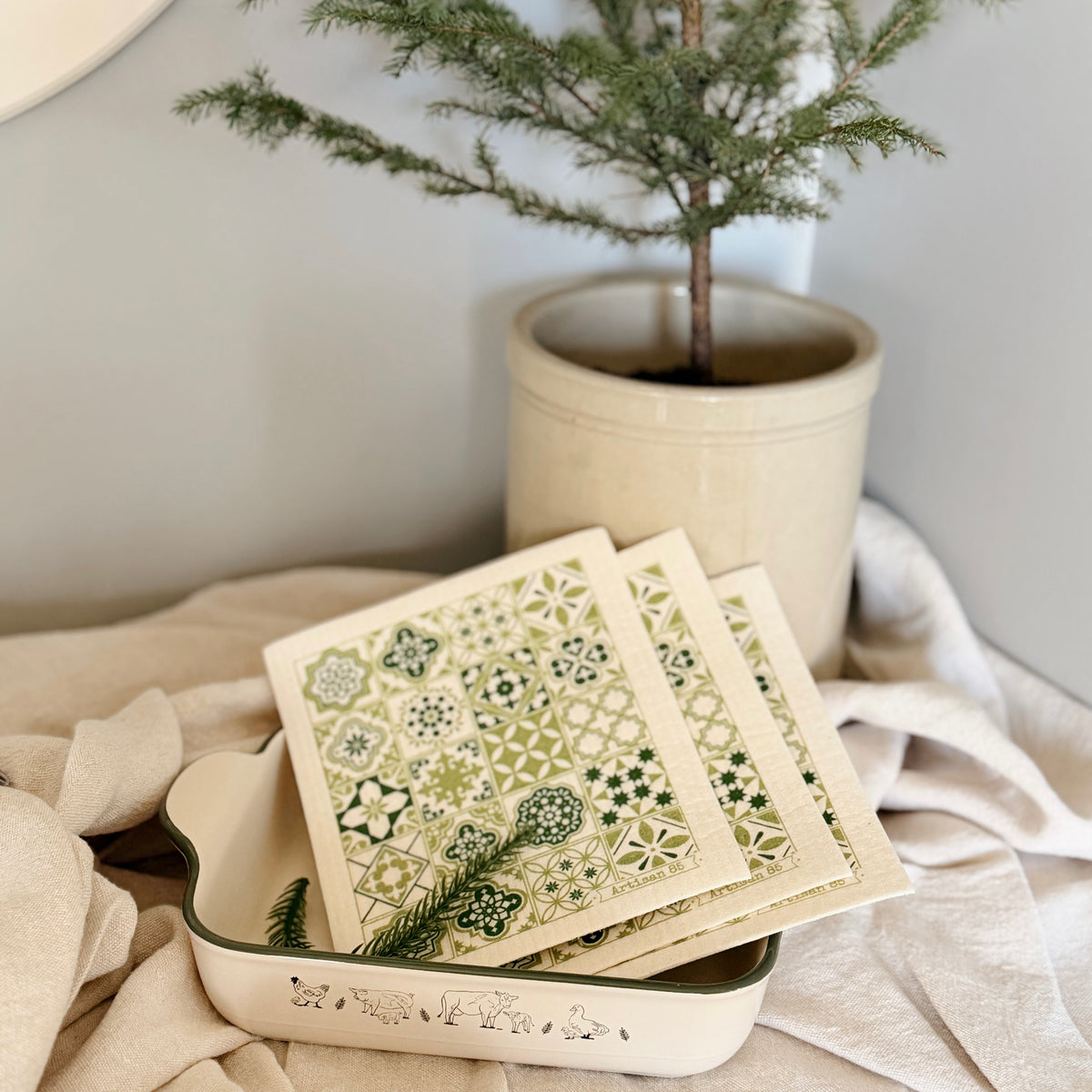 Woodbury Lane Roasting Dish Multi Farm Animal + Swedish dishcloths