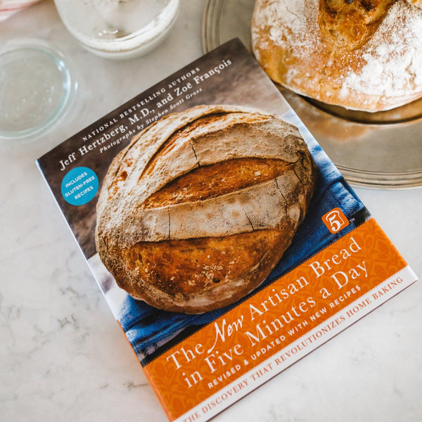 front cover of The New Artisan Bread in Five Minutes a Day: The Discovery That Revolutionizes Home Baking